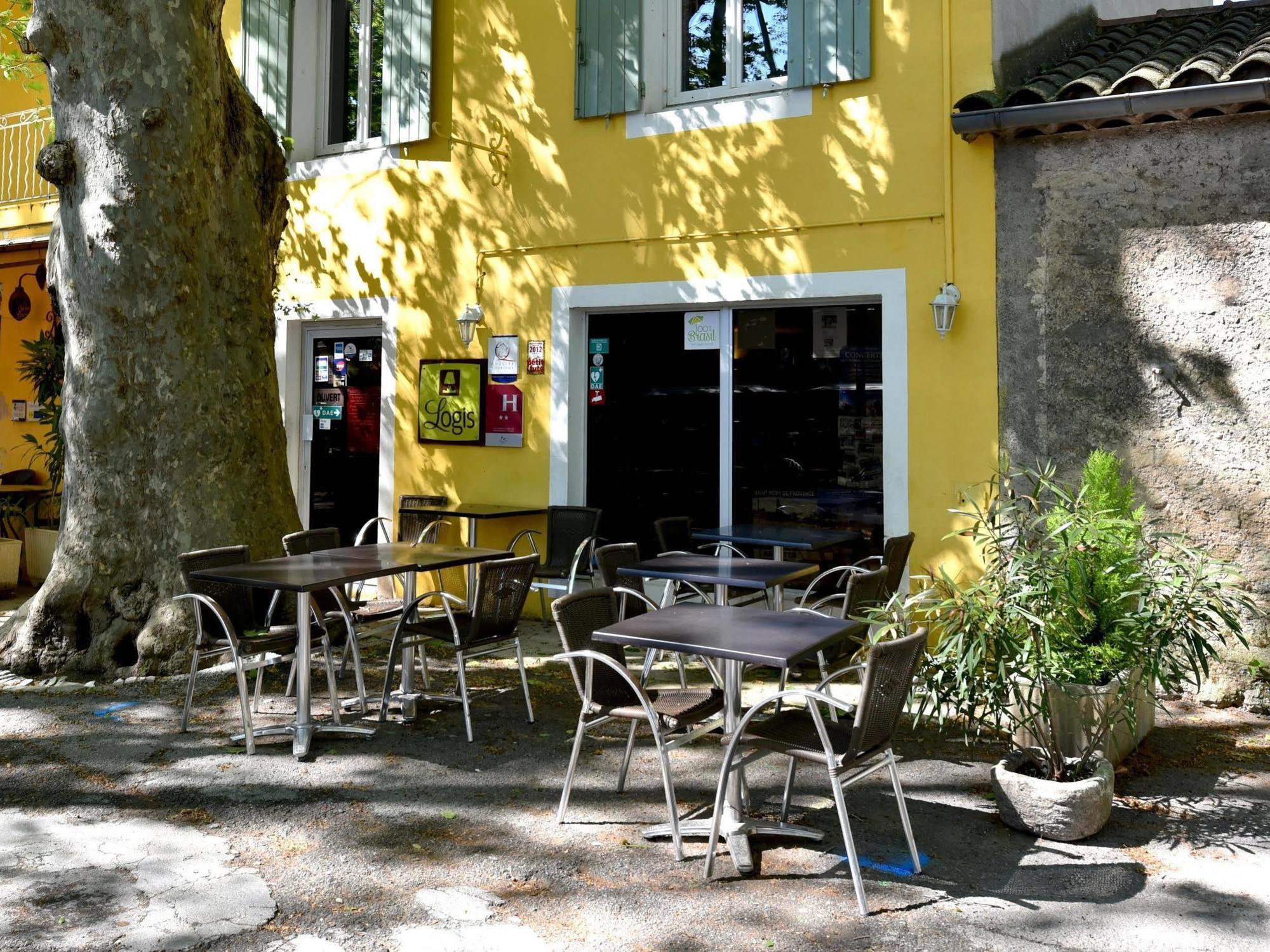 Logis Hotel De L'Etang Кюкюрон Екстериор снимка